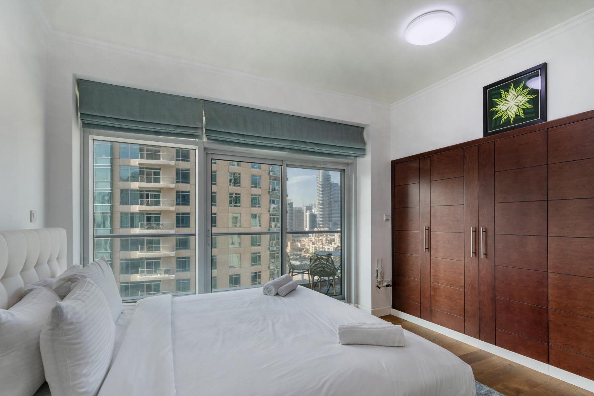 Chic 2Br Apartment, Prime Location Near Dubai Mall - Allsopp&Allsopp Екстер'єр фото