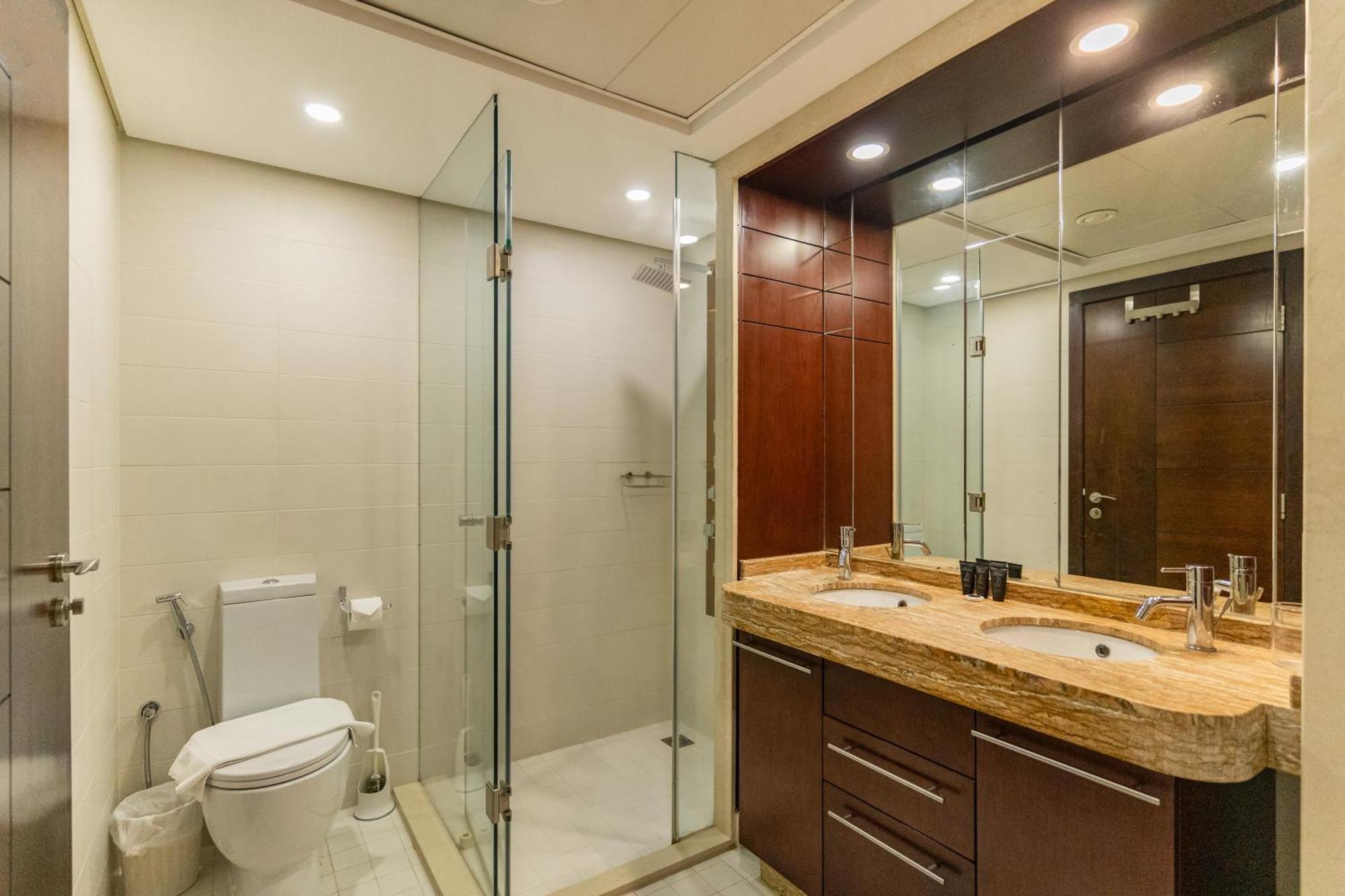 Chic 2Br Apartment, Prime Location Near Dubai Mall - Allsopp&Allsopp Екстер'єр фото