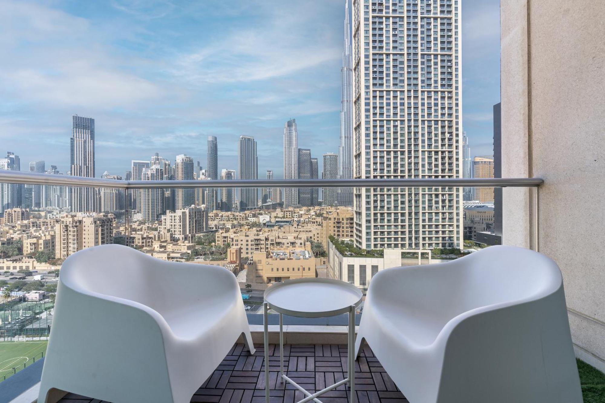 Chic 2Br Apartment, Prime Location Near Dubai Mall - Allsopp&Allsopp Екстер'єр фото