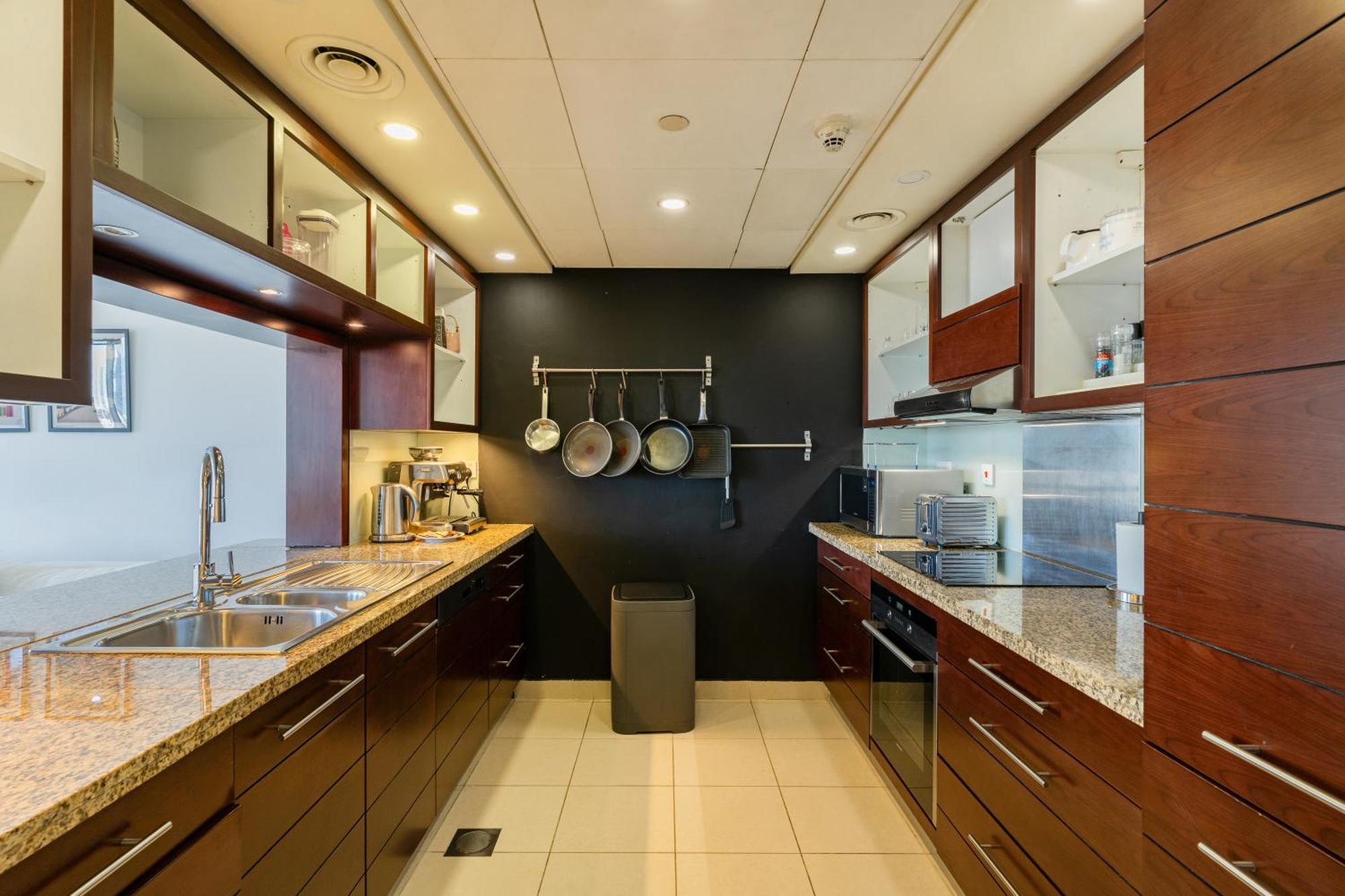 Chic 2Br Apartment, Prime Location Near Dubai Mall - Allsopp&Allsopp Екстер'єр фото