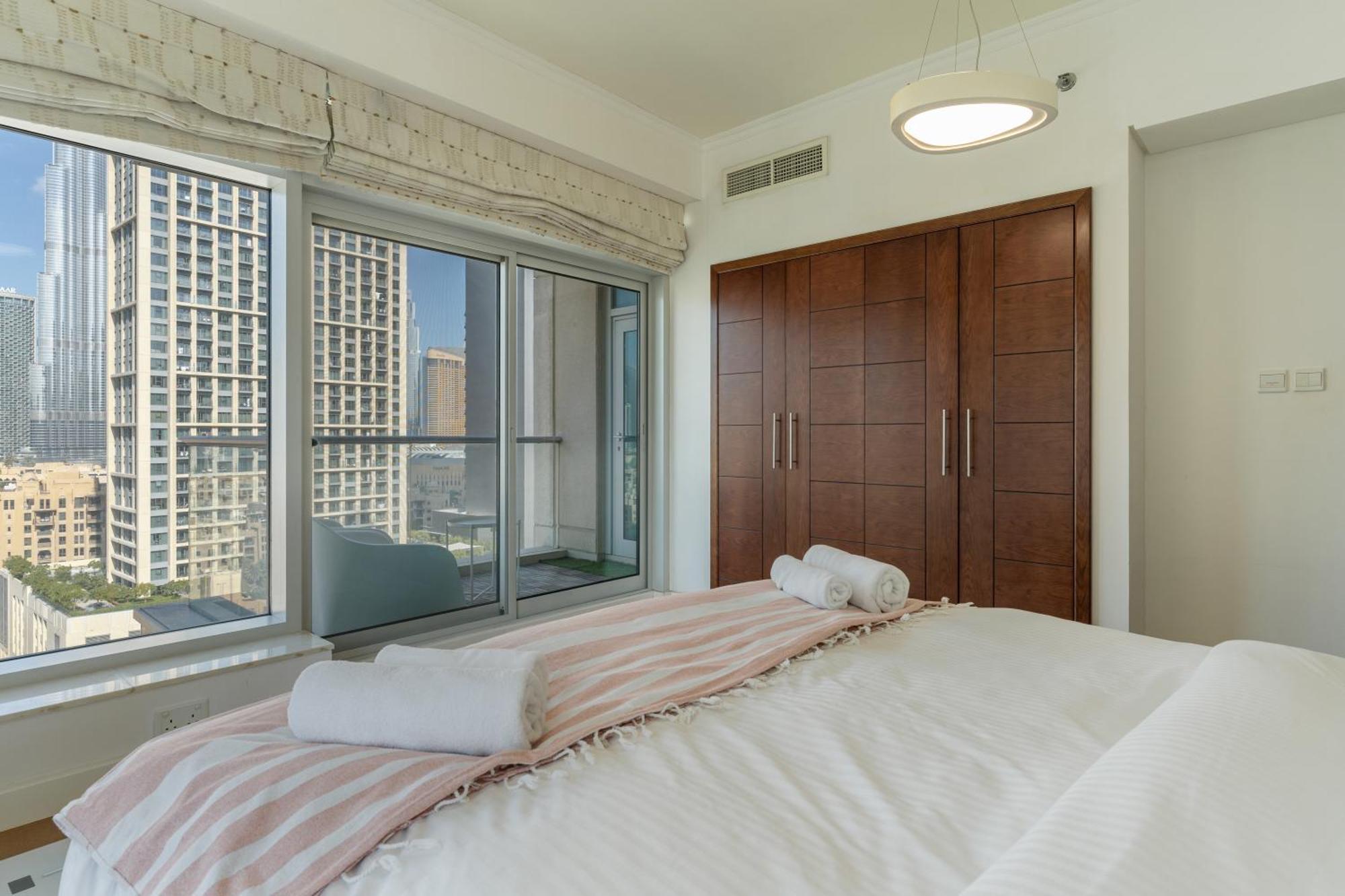 Chic 2Br Apartment, Prime Location Near Dubai Mall - Allsopp&Allsopp Екстер'єр фото
